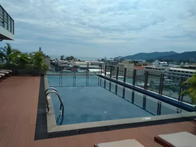 So Wählen Sie Einen Poolbauer Aus : Privater Dachpool in Phuket, Thailand