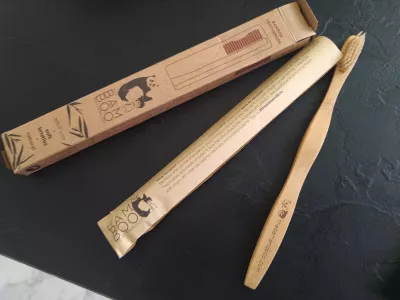 Beste umweltfreundliche Zahnpasta & Zahnbürste Set: Zahnmarkenprüfung : Veganes Verbot und Boo-Zahnbürste und Zahnpasta-Set